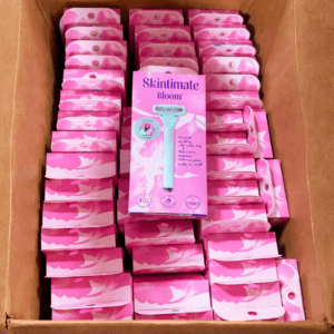 Smooth on Skin Sharp on Hair , 1 Razor 2 Cartridges (50 Pcs Lot)